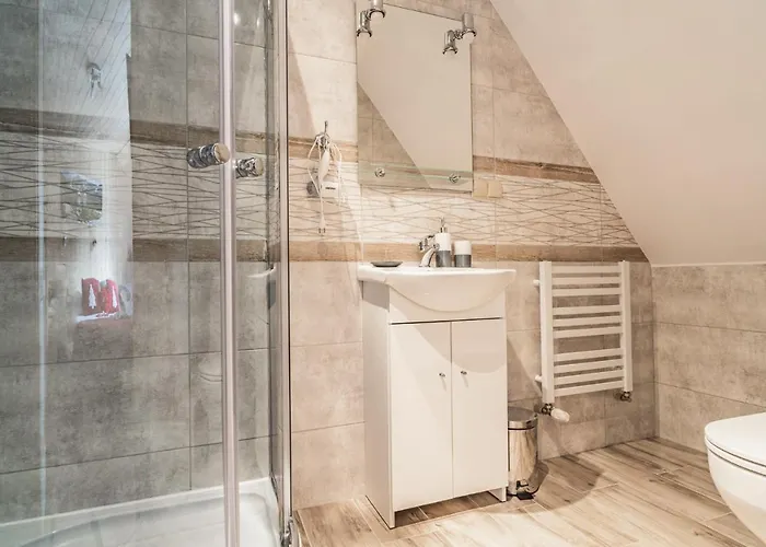 Goscinne Stara Strzecha * זקופאנה